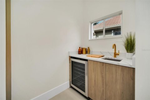 House in Orlando, Florida 4 bedrooms, 376.16 sq.m. № 1816621 - photo 25