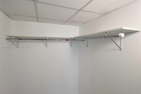 Condo in Miami, Florida, 1 bedroom № 2180388 - photo 17