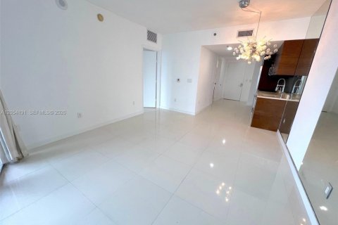 Condo in Miami, Florida, 1 bedroom № 2180388 - photo 7