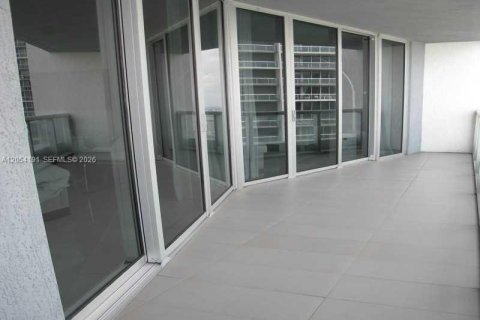 Condo in Miami, Florida, 1 bedroom № 2180388 - photo 6