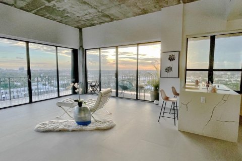 Condo in Miami, Florida, 2 bedrooms № 2026443
