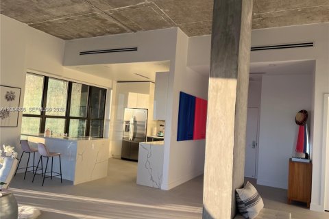 Condo in Miami, Florida, 2 bedrooms  № 2026443 - photo 26