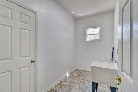 Villa ou maison à vendre à Haines City, Floride: 4 chambres, 210.33 m2 № 2345432 - photo 29