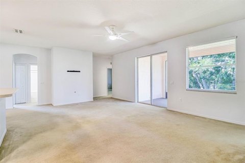 Villa ou maison à vendre à Haines City, Floride: 4 chambres, 210.33 m2 № 2345432 - photo 16