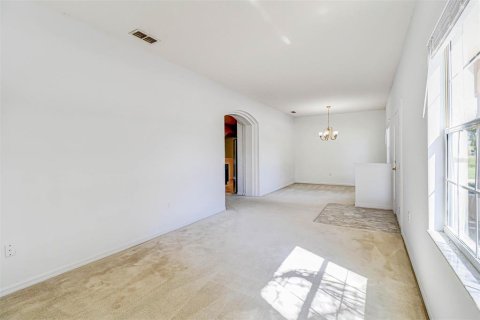 Villa ou maison à vendre à Haines City, Floride: 4 chambres, 210.33 m2 № 2345432 - photo 7