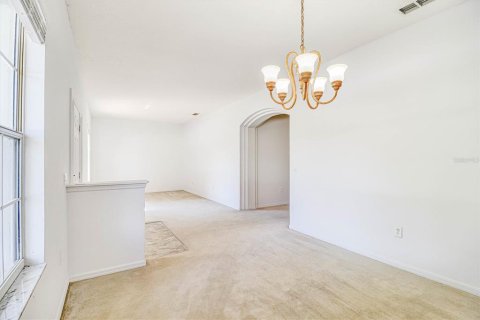 Villa ou maison à vendre à Haines City, Floride: 4 chambres, 210.33 m2 № 2345432 - photo 8