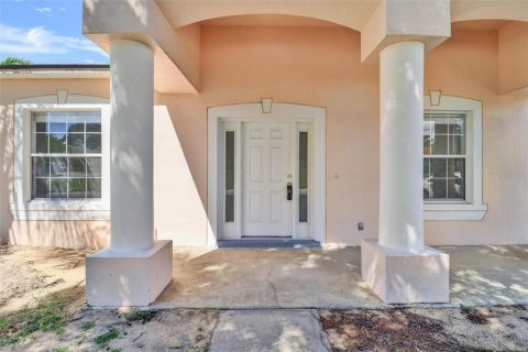 Villa ou maison à vendre à Haines City, Floride: 4 chambres, 210.33 m2 № 2345432 - photo 4
