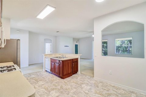 Villa ou maison à vendre à Haines City, Floride: 4 chambres, 210.33 m2 № 2345432 - photo 13