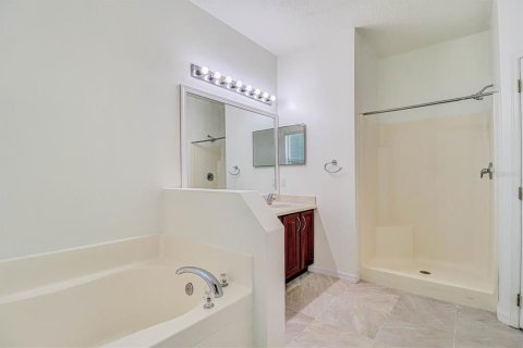 Villa ou maison à vendre à Haines City, Floride: 4 chambres, 210.33 m2 № 2345432 - photo 21