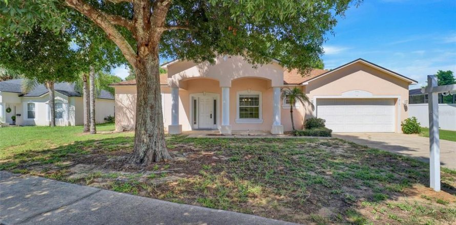 Villa ou maison à Haines City, Floride 4 chambres, 210.33 m2 № 2345432