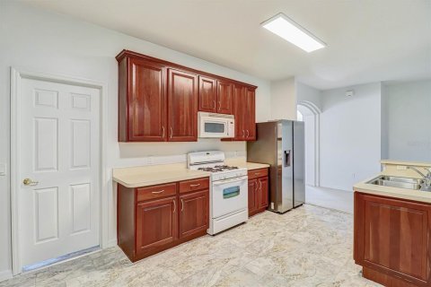 Villa ou maison à vendre à Haines City, Floride: 4 chambres, 210.33 m2 № 2345432 - photo 12