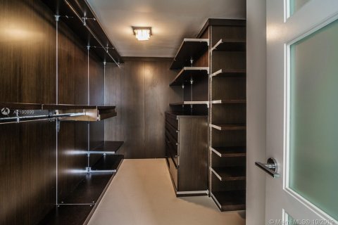 Condominio en venta en Sunny Isles Beach, Florida, 3 dormitorios, 266.07 m2 № 2012645 - foto 24