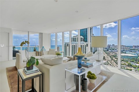 Condominio en venta en Sunny Isles Beach, Florida, 3 dormitorios, 266.07 m2 № 2012645 - foto 9