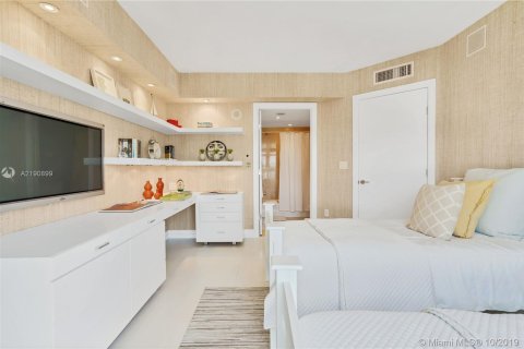 Condominio en venta en Sunny Isles Beach, Florida, 3 dormitorios, 266.07 m2 № 2012645 - foto 22