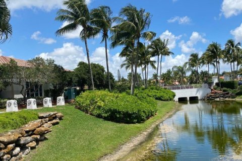 Townhouse in Doral, Florida 3 bedrooms, 141.58 sq.m. № 2003002 - photo 28