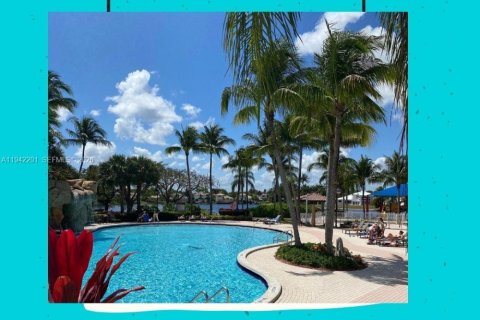 Townhouse in Doral, Florida 3 bedrooms, 141.58 sq.m. № 2003002 - photo 25