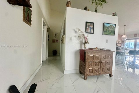 Townhouse in Doral, Florida 3 bedrooms, 141.58 sq.m. № 2003002 - photo 5