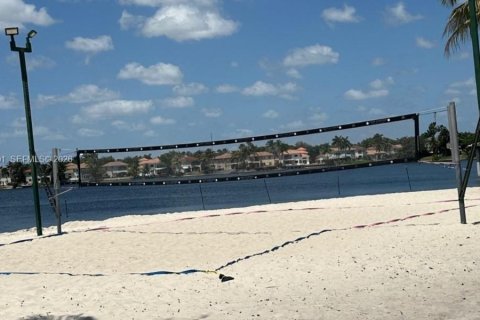 Townhouse in Doral, Florida 3 bedrooms, 141.58 sq.m. № 2003002 - photo 22