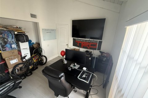 Touwnhouse à louer à Davie, Floride: 3 chambres, 118.54 m2 № 2385018 - photo 6
