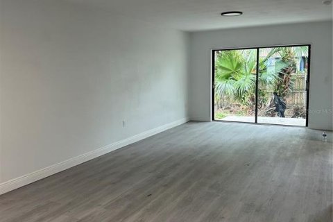 Villa ou maison à vendre à Tampa, Floride: 3 chambres, 142.7 m2 № 1577316 - photo 2