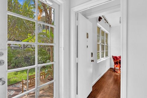 Condominio en venta en Miami Beach, Florida, 2 dormitorios, 91.04 m2 № 2030799 - foto 4