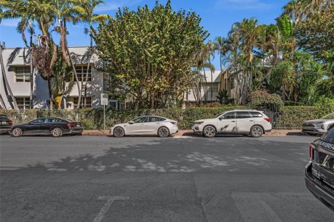 Condominio en venta en Miami Beach, Florida, 2 dormitorios, 91.04 m2 № 2030799 - foto 17