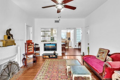 Condominio en venta en Miami Beach, Florida, 2 dormitorios, 91.04 m2 № 2030799 - foto 5