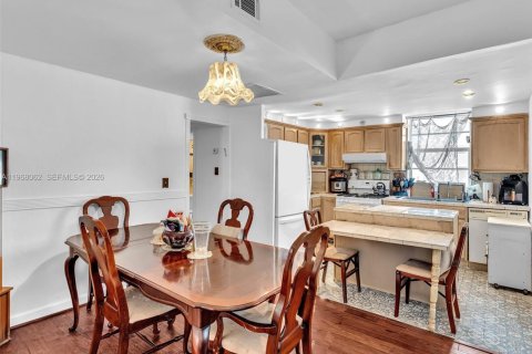 Condominio en venta en Miami Beach, Florida, 2 dormitorios, 91.04 m2 № 2030799 - foto 7