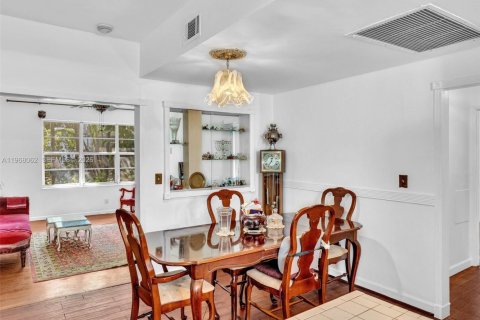 Condominio en venta en Miami Beach, Florida, 2 dormitorios, 91.04 m2 № 2030799 - foto 6