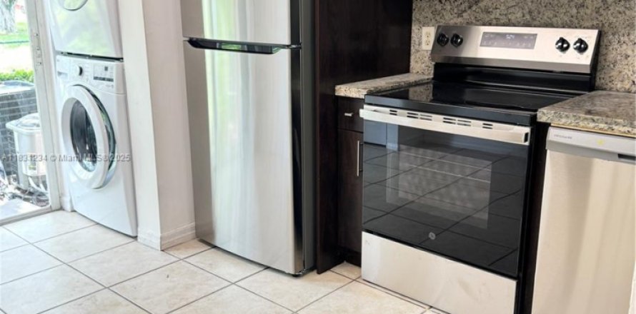 Condo à Pembroke Pines, Floride, 2 chambres № 1807733