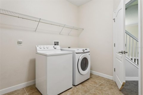 House in Ruskin, Florida 6 bedrooms, 395.67 sq.m. № 1831587 - photo 26