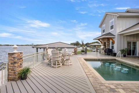 House in Crystal River, Florida 3 bedrooms, 260.68 sq.m. № 2393782 - photo 24