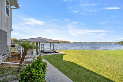 House in Crystal River, Florida 3 bedrooms, 260.68 sq.m. № 2393782 - photo 6