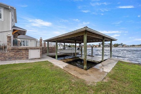 House in Crystal River, Florida 3 bedrooms, 260.68 sq.m. № 2393782 - photo 8