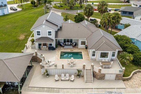 House in Crystal River, Florida 3 bedrooms, 260.68 sq.m. № 2393782 - photo 17