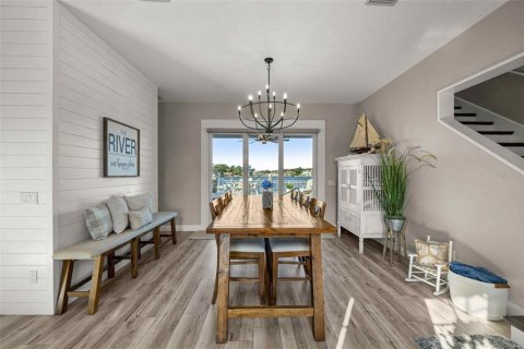House in Crystal River, Florida 3 bedrooms, 260.68 sq.m. № 2393782 - photo 30