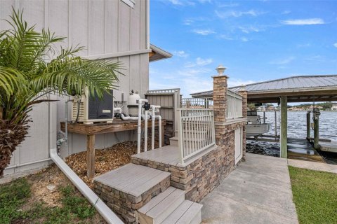 House in Crystal River, Florida 3 bedrooms, 260.68 sq.m. № 2393782 - photo 11
