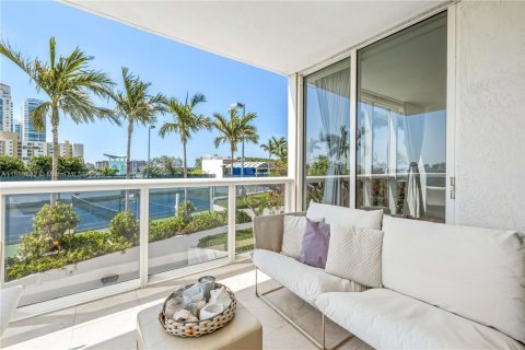 Condominio en venta en Miami Beach, Florida, 2 dormitorios, 143.81 m2 № 1979363 - foto 9