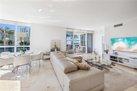 Condominio en venta en Miami Beach, Florida, 2 dormitorios, 143.81 m2 № 1979363 - foto 2