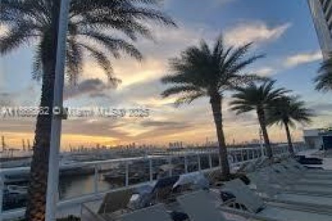 Condominio en venta en Miami Beach, Florida, 2 dormitorios, 143.81 m2 № 1979363 - foto 19