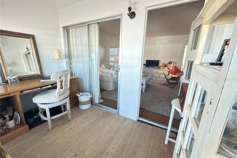 Condominio en venta en Clearwater, Florida, 1 dormitorio, 62.71 m2 № 2237325 - foto 2