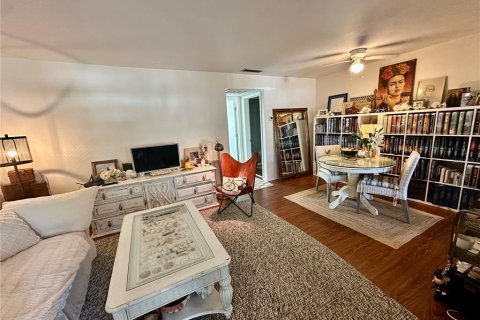 Condominio en venta en Clearwater, Florida, 1 dormitorio, 62.71 m2 № 2237325 - foto 3