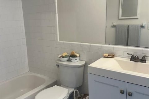 Condominio en venta en Clearwater, Florida, 1 dormitorio, 62.71 m2 № 2237325 - foto 8