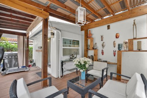 House in Oakland Park, Florida 2 bedrooms, 72.84 sq.m. № 2006314 - photo 24