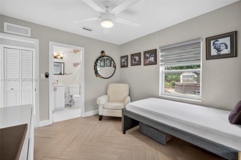 House in Oakland Park, Florida 2 bedrooms, 72.84 sq.m. № 2006314 - photo 15