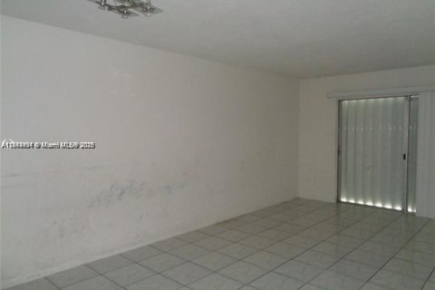 Купить кондоминиум в Майами, Флорида 2 спальни, 85.47м2, № 1940016 - фото 4