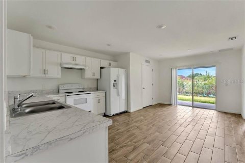 Commercial property in Kissimmee, Florida 8 bedrooms, 279.64 sq.m. № 2376635 - photo 5