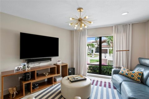 House in Tampa, Florida 4 bedrooms, 249.54 sq.m. № 2151474 - photo 7