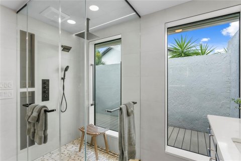 House in Tampa, Florida 4 bedrooms, 249.54 sq.m. № 2151474 - photo 30