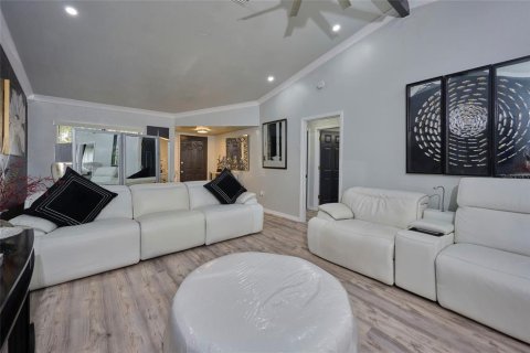 Duplex à vendre à Sebring, Floride: 2 chambres, 136.1 m2 № 1805364 - photo 10